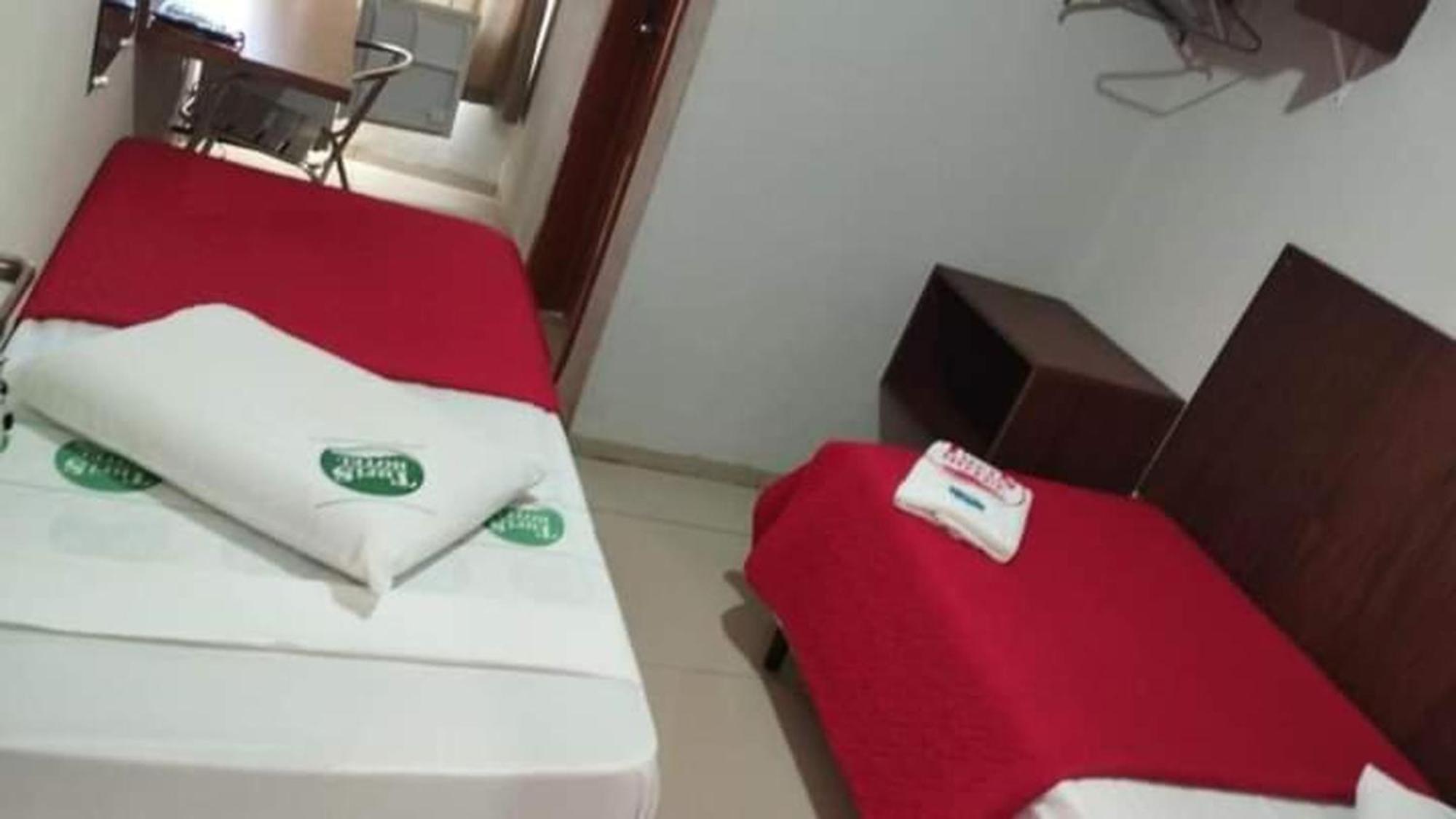 Turis Hotel Dourados Buitenkant foto