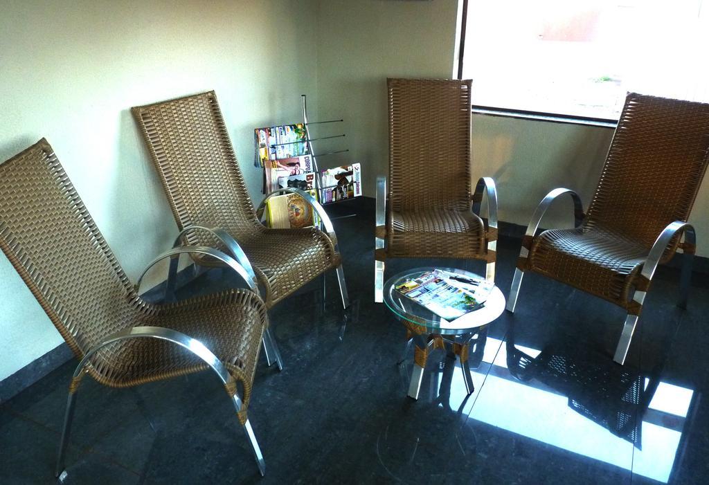 Turis Hotel Dourados Buitenkant foto
